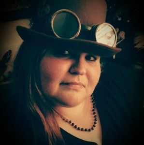 Meet your Posher, April